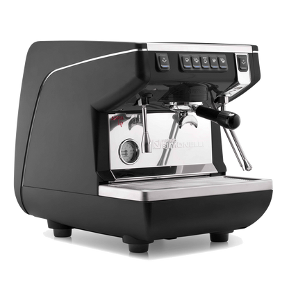 Коммерческая эспрессо-машина с одной головкой черного цвета — Nuova Simonelli Appia Life 1G