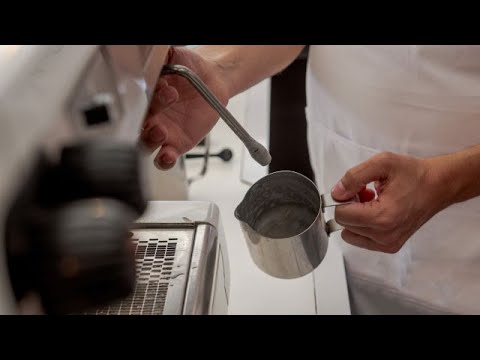 בקבוק 250 מ&quot;ל לניקוי שאריות חלב של חברת Caffenu