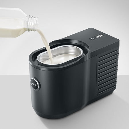 מקרר חלב Cool Control בנפח 0.6 ליטר של JURA שחור